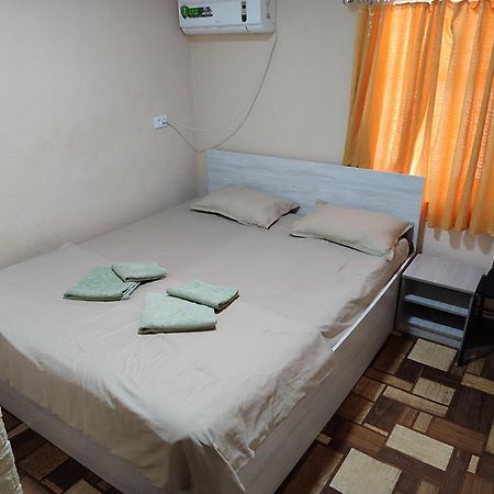 Family Guest House - Friends-J Nukus Exterior photo